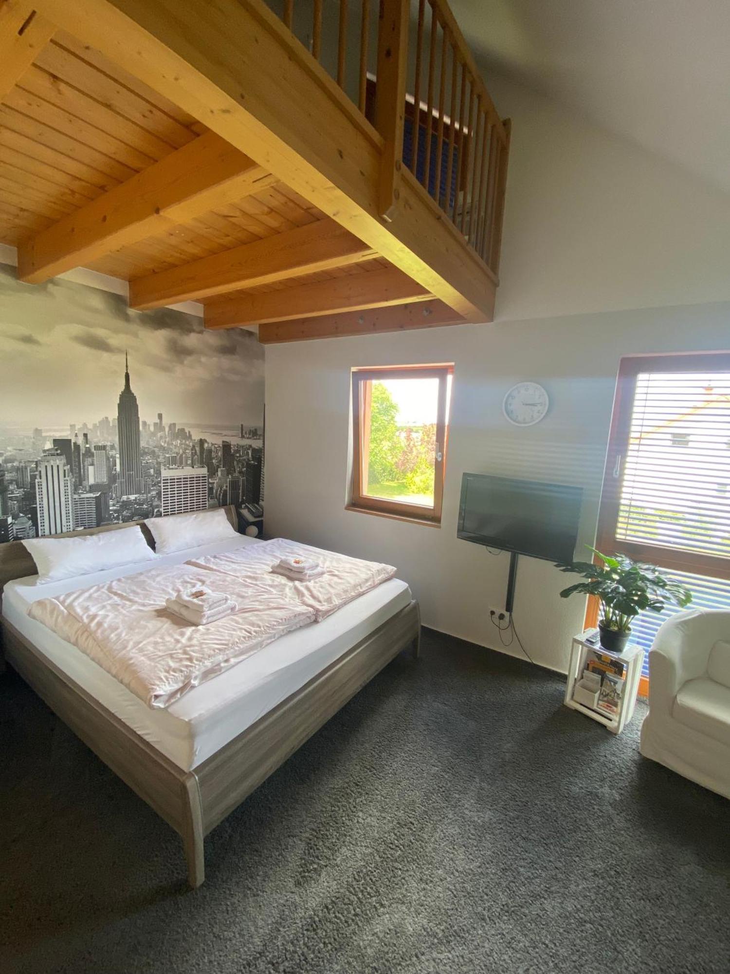 Maisonette-Ferienzimmer Am Backhausgarten フロンハイム エクステリア 写真