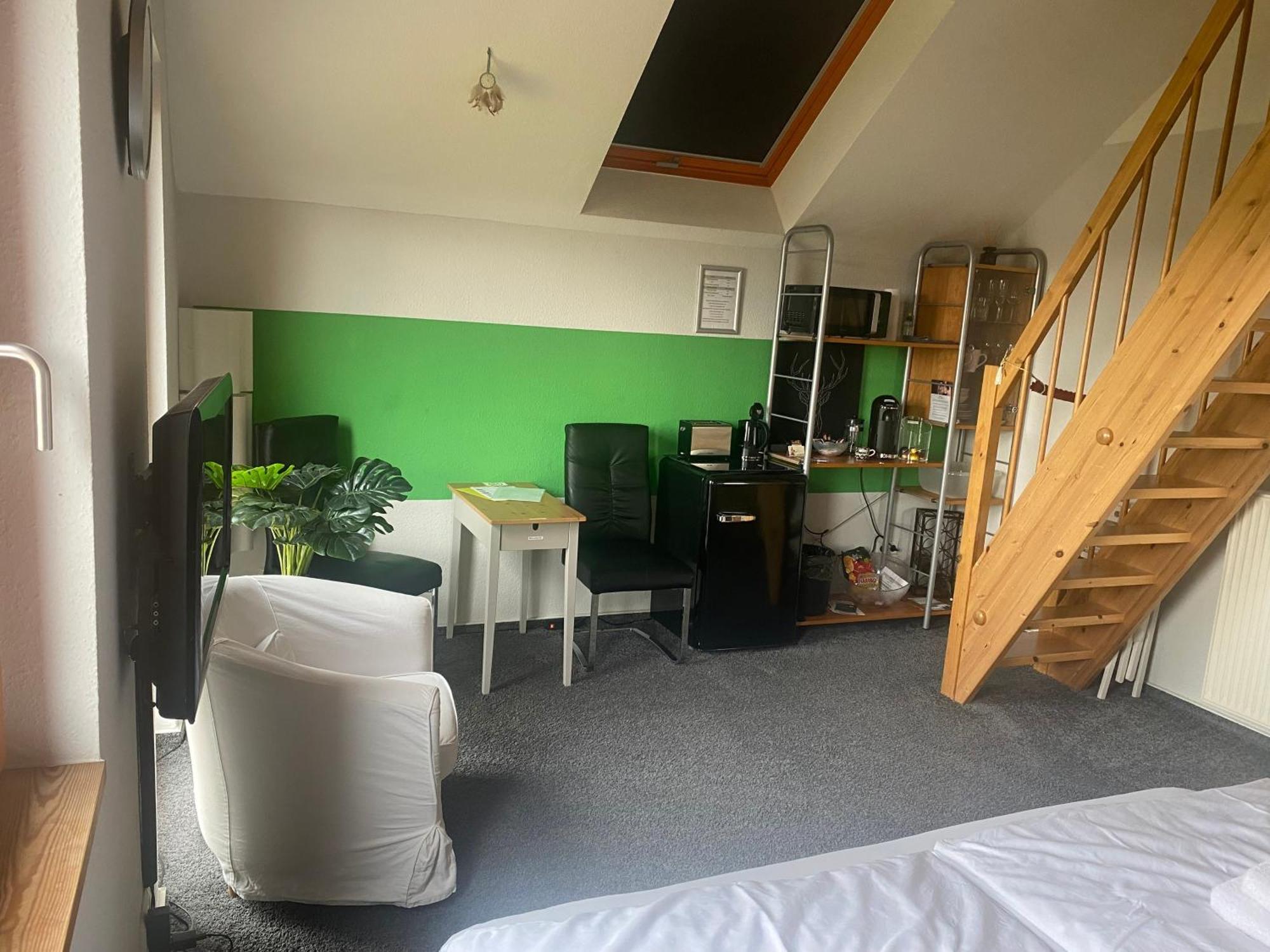Maisonette-Ferienzimmer Am Backhausgarten フロンハイム エクステリア 写真